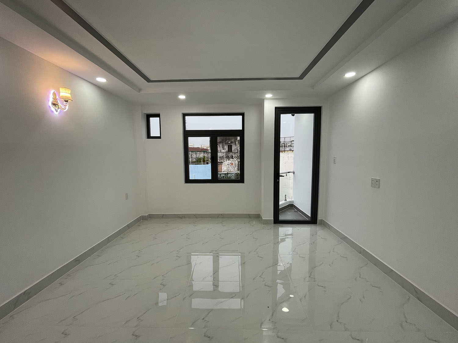 Bán nhà Nơ Trang Long, Quận Bình Thạnh Tuyệt phẩm 4 lầu (4,2m x 14m) tk Singapore ôtô đổ trong nhà.